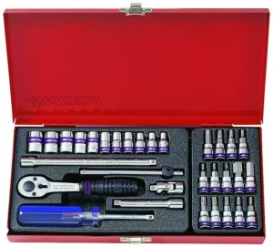 KPL. NASADEK 1/4''  31cz. KRÓTKIE,  6-kąt.  4 - 13mm, T8 -T30, HEX 3 - 10  Z  AKCESORIAMI, CHROM, KASETA King Tony