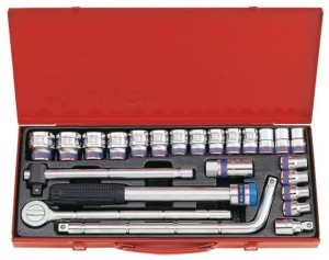 KPL. NASADEK  1/2''   24cz.  KRÓTKIE  6-kąt.  10 - 32mm  Z  AKCESORIAMI, CHROM, KASETA