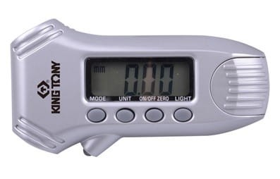 9BM120.jpg